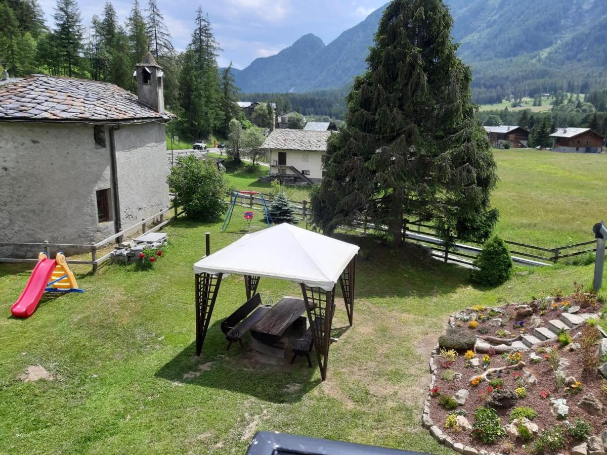 The Snow - Appartamento Panoramico Con Balcone Champoluc Extérieur photo